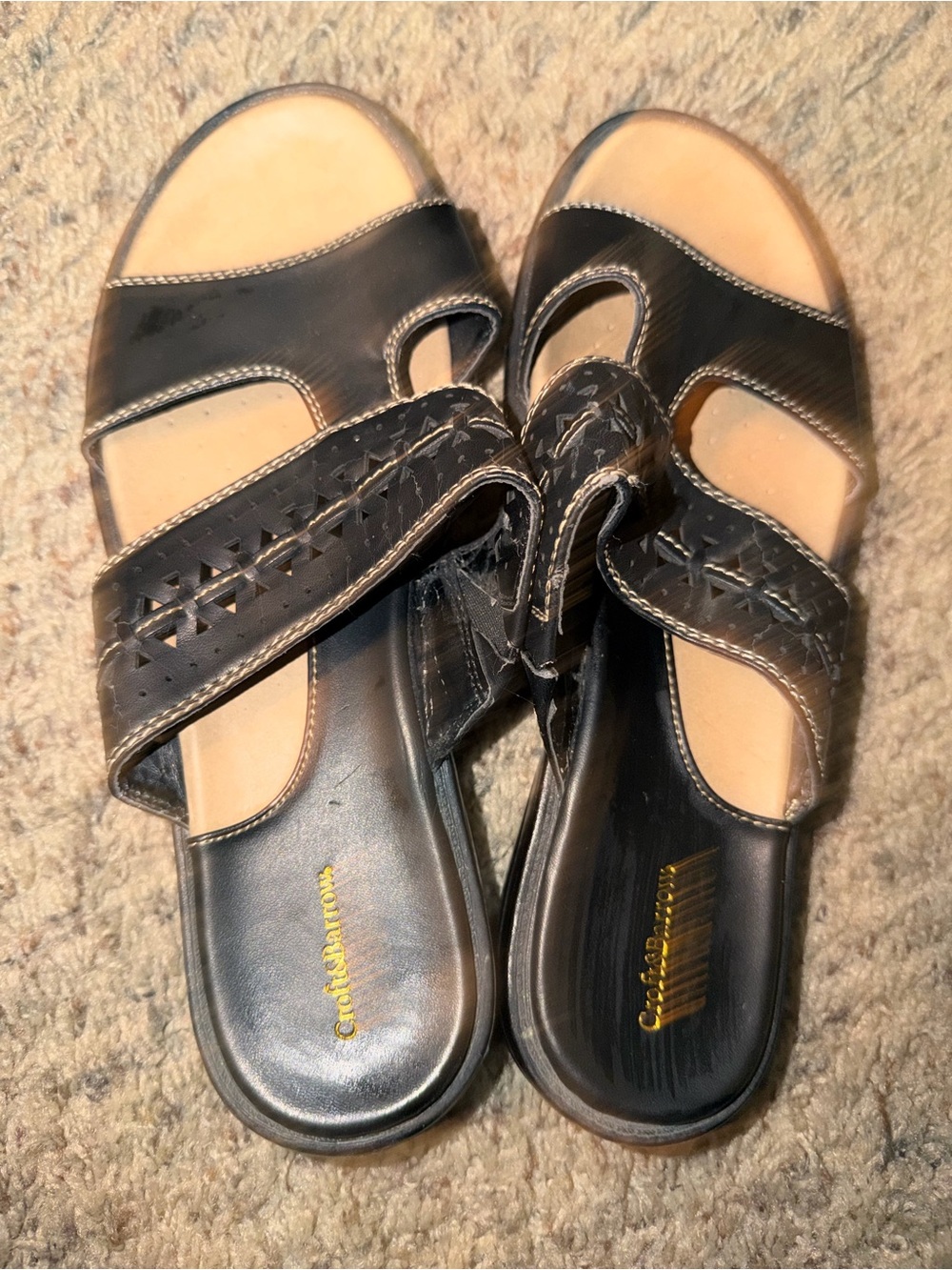 croft & barrow Black and Tan Cutout Strap Slide Sandals
